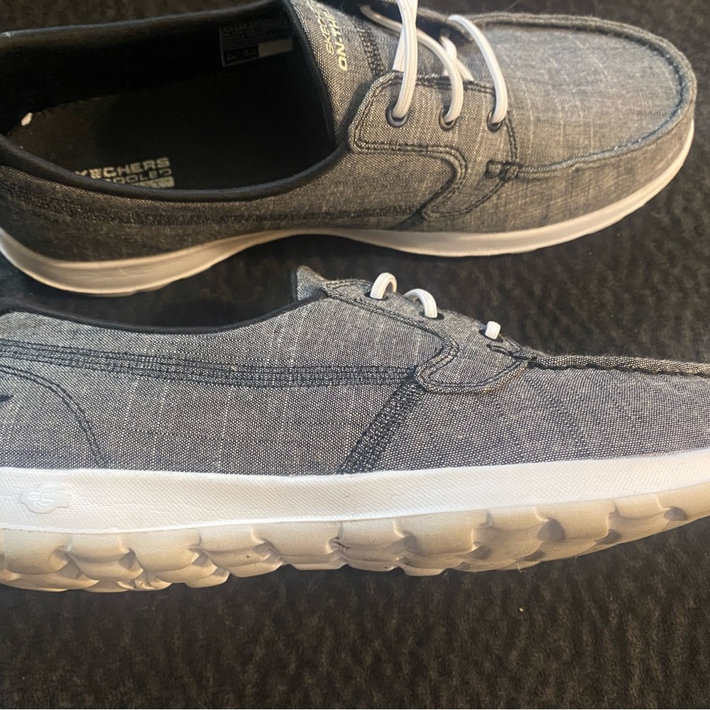 Sketchers shoes - Picture 2 of 2